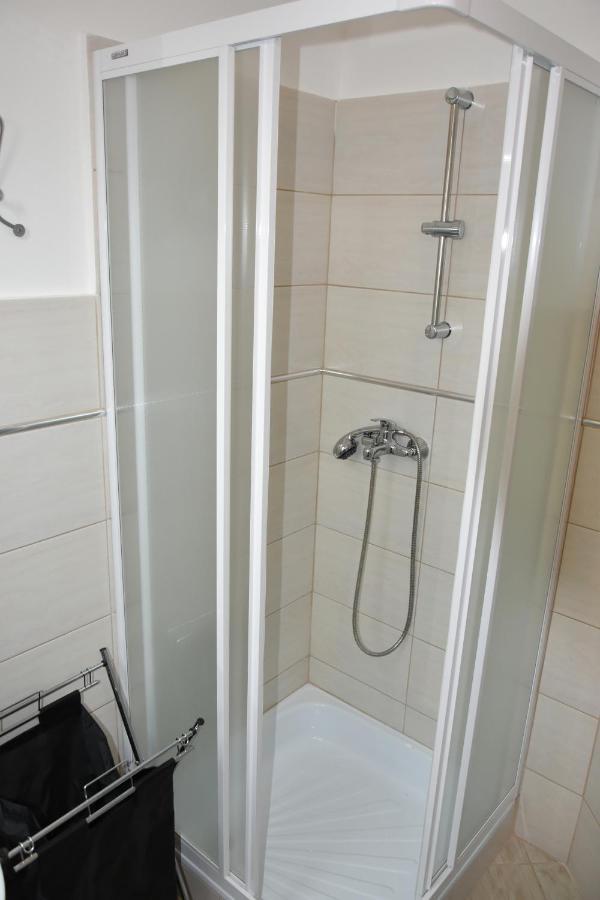 Csevi Apartmanhaz Mezokovesd ภายนอก รูปภาพ