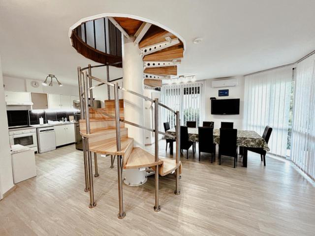 Csevi Apartmanhaz Mezokovesd ภายนอก รูปภาพ
