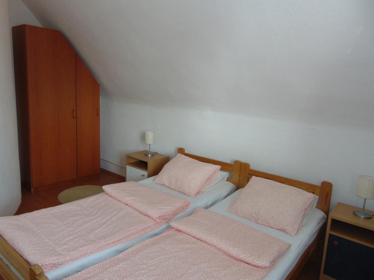 Csevi Apartmanhaz Mezokovesd ภายนอก รูปภาพ